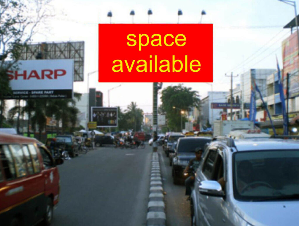 01 - Billboard 5 m x 10 m, 1 muka, horizontal - Jl. Iskandar Muda depan Ramayana Dept. Store, Kota Medan
